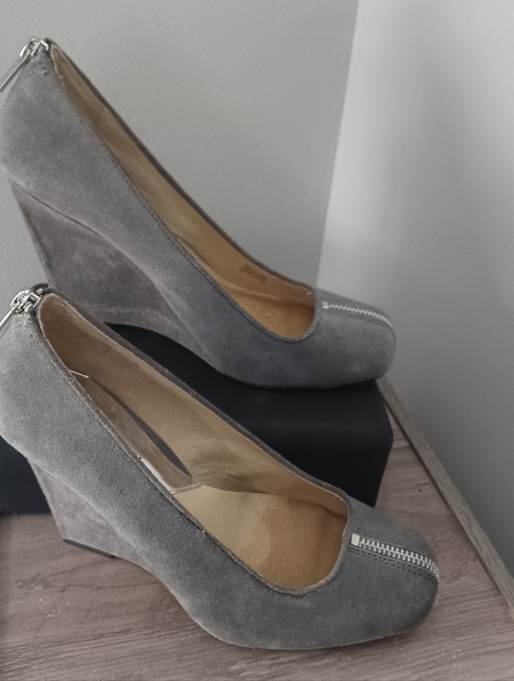 Michael Michael Kors Suede Wedge Heels Sz 8